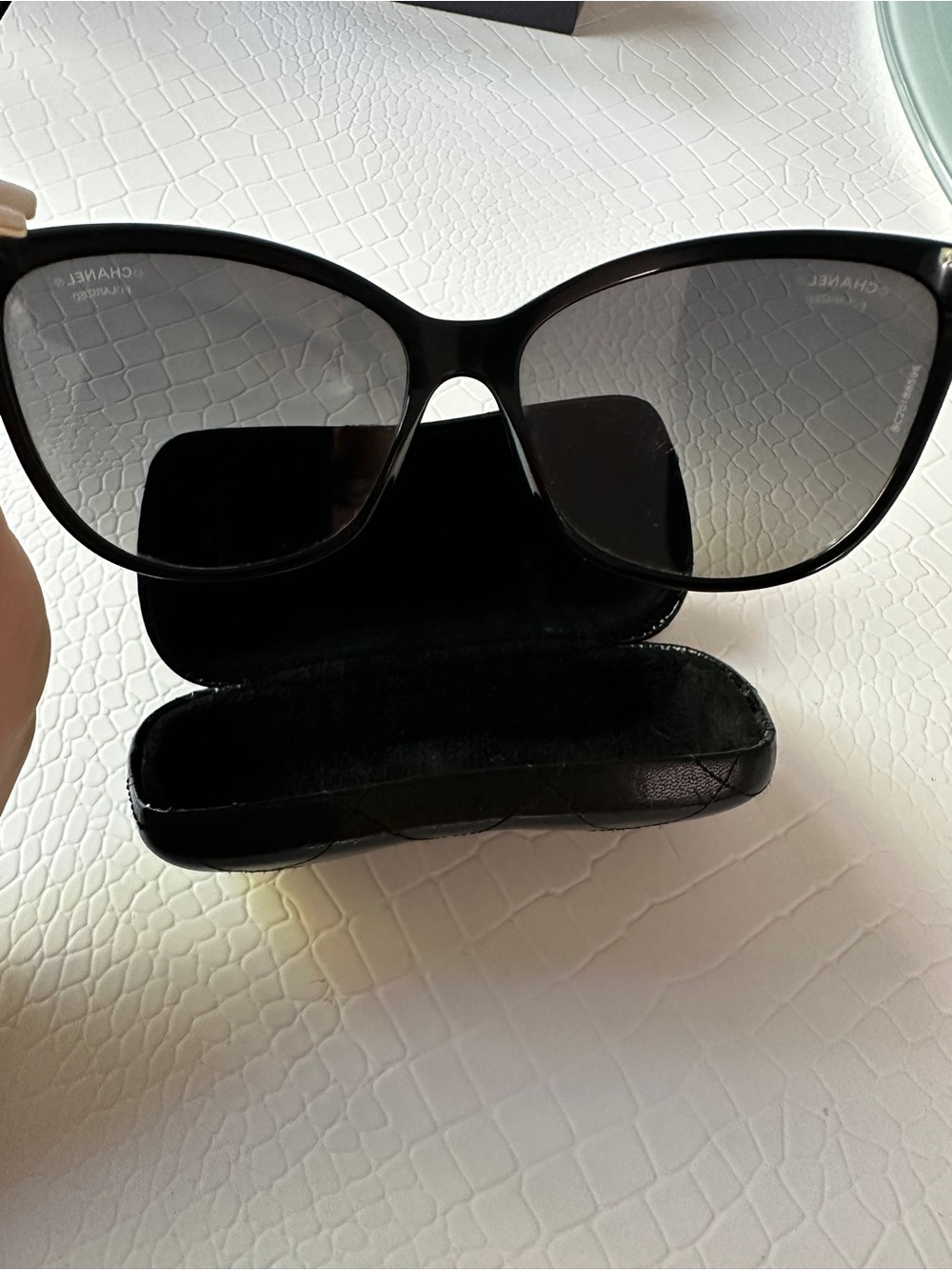 CHANEL Black Oversized Cat-Eye Sunglasses with Quilted Leather Case - Picture 4 of 12